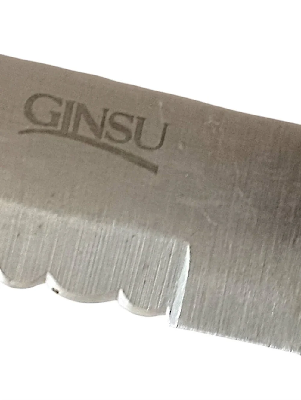 Ginsu kiso serrated